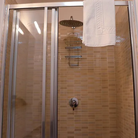 Affittacamere Essenza House Porta Pia 4*