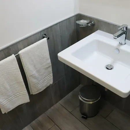 Etruska Porta Pia Affittacamere 2*